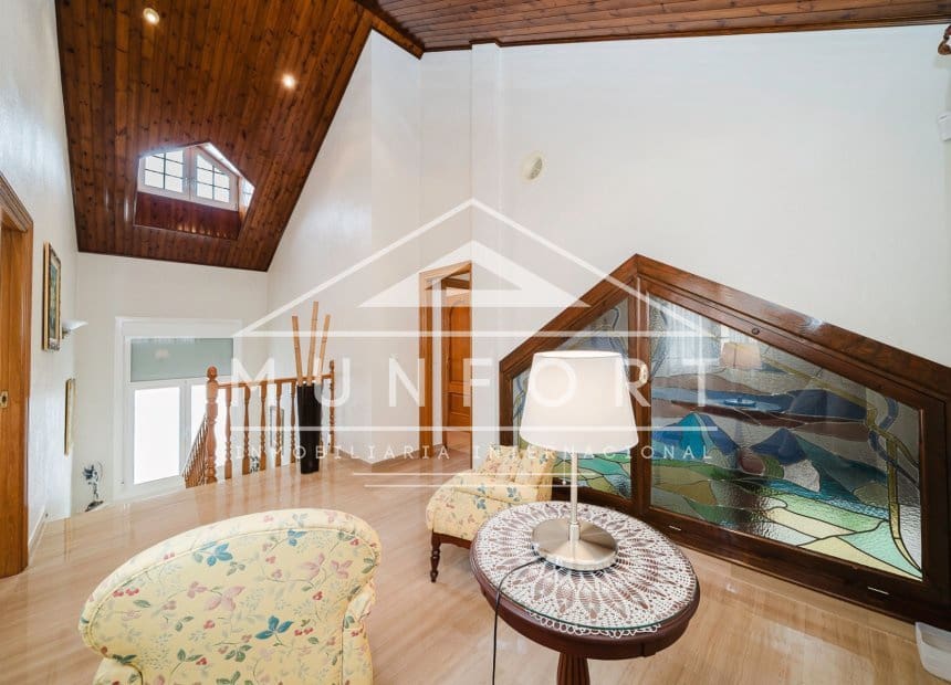 Chalet de 4 habitaciones en Santiago de la Ribera en venta - 650.000 € (Ref: 9893233)