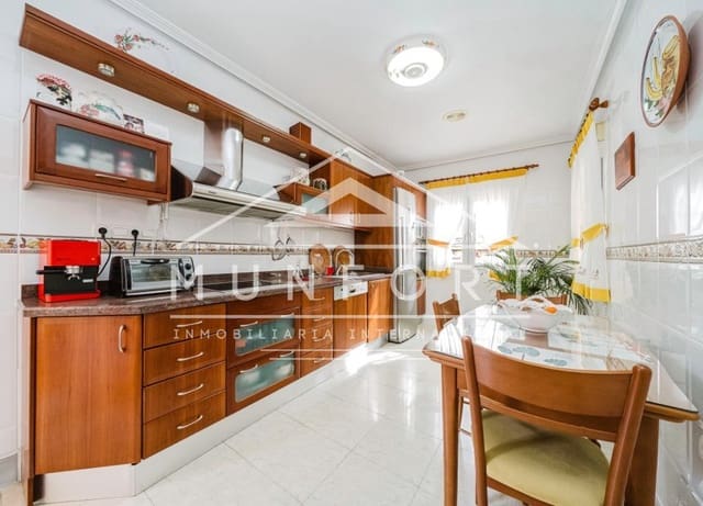 Chalet de 4 habitaciones en Santiago de la Ribera, San Javier en venta - 650.000 € (Ref: 9893233)