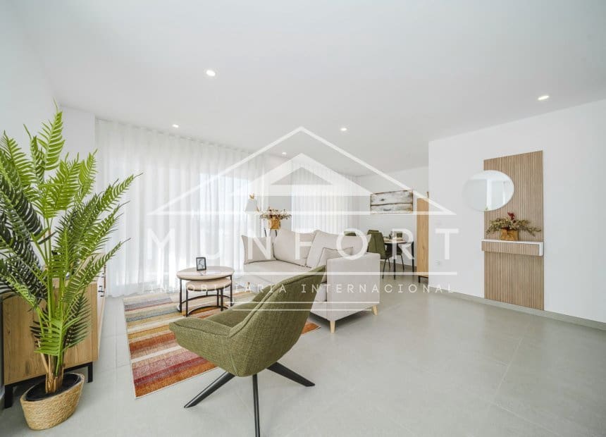 2 soverom Leilighet til leie i La Manga del Mar Menor med svømmebasseng - € 998 (Ref: 9893234)