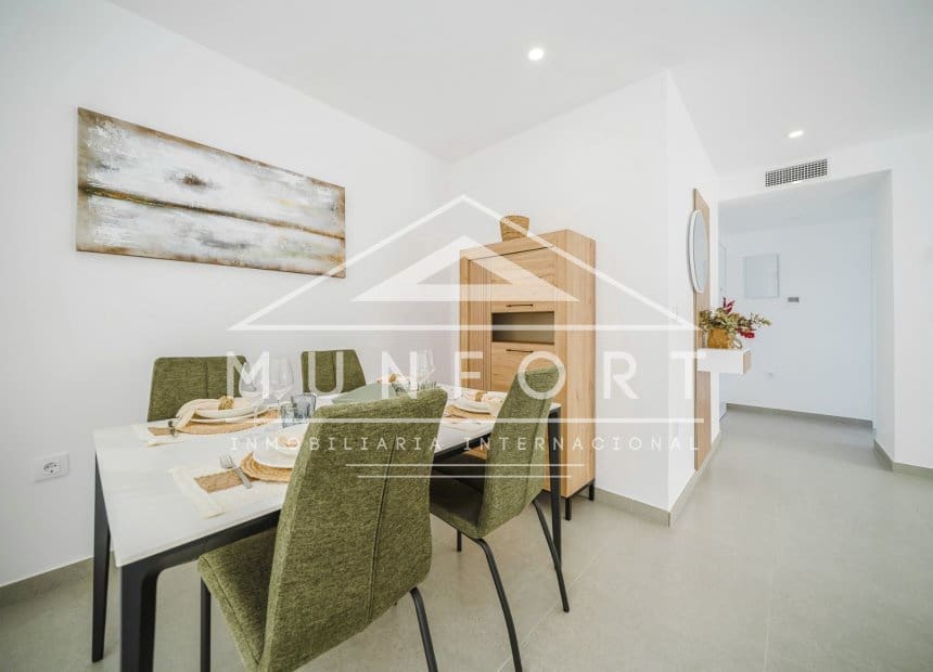 2 soverom Leilighet til leie i La Manga del Mar Menor med svømmebasseng - € 998 (Ref: 9893234)