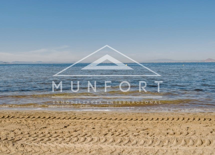2 soverom Leilighet til leie i La Manga del Mar Menor med svømmebasseng - € 998 (Ref: 9893234)