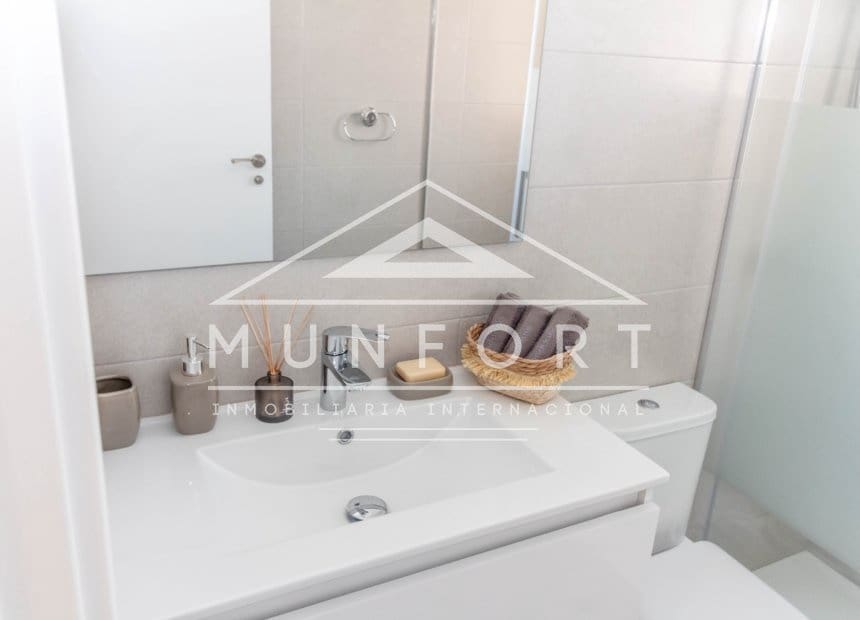 2 bedroom Apartment for rent in La Manga del Mar Menor with pool - € 998 (Ref: 9893234)
