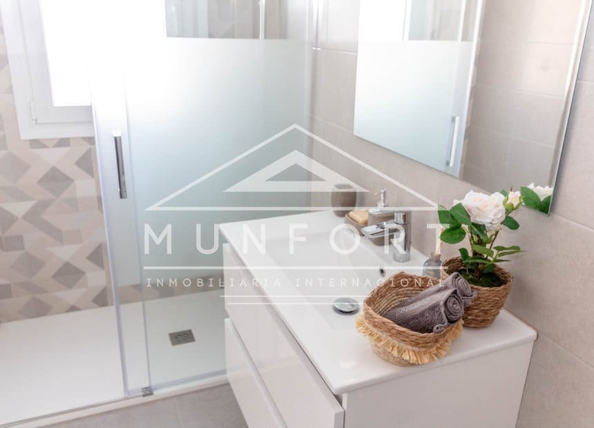 2 bedroom Apartment for rent in La Manga del Mar Menor with pool - € 998 (Ref: 9893234)