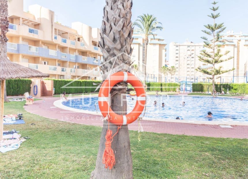 2 bedroom Apartment for rent in La Manga del Mar Menor with pool - € 998 (Ref: 9893234)
