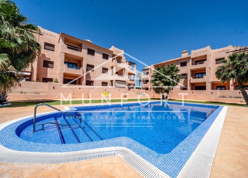 2 soverom Penthouse til salgs i Los Alcazares med svømmebasseng - € 192 900 (Ref: 9893236)