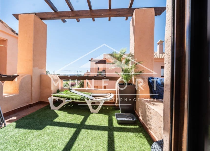 2 soverom Penthouse til salgs i Los Alcazares med svømmebasseng - € 192 900 (Ref: 9893236)