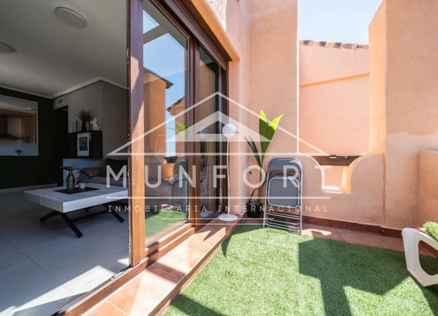 2 soverom Penthouse til salgs i Los Alcazares med svømmebasseng - € 192 900 (Ref: 9893236)