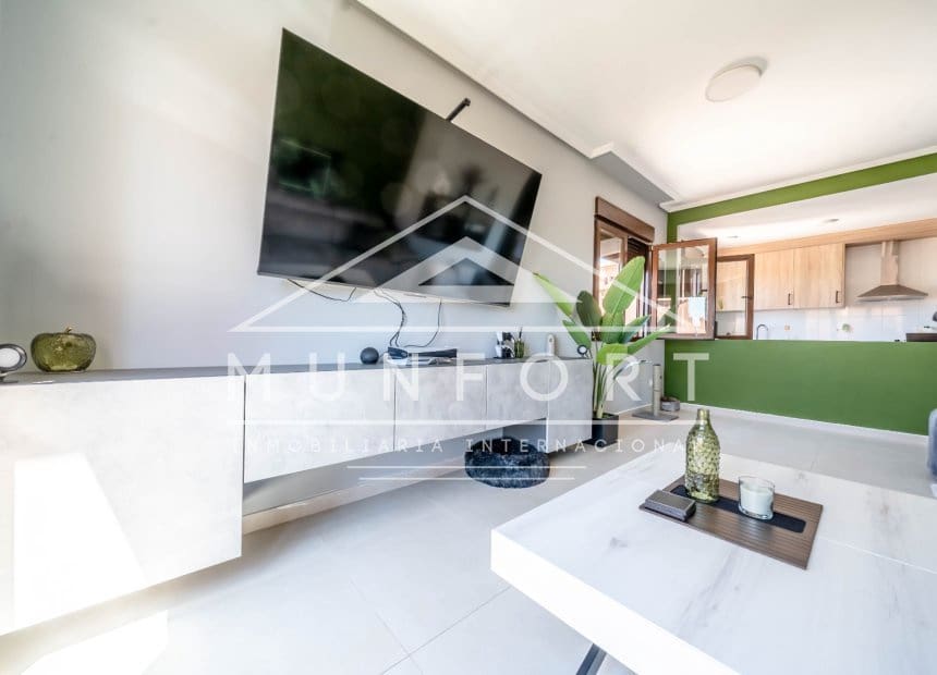 2 soverom Penthouse til salgs i Los Alcazares med svømmebasseng - € 192 900 (Ref: 9893236)