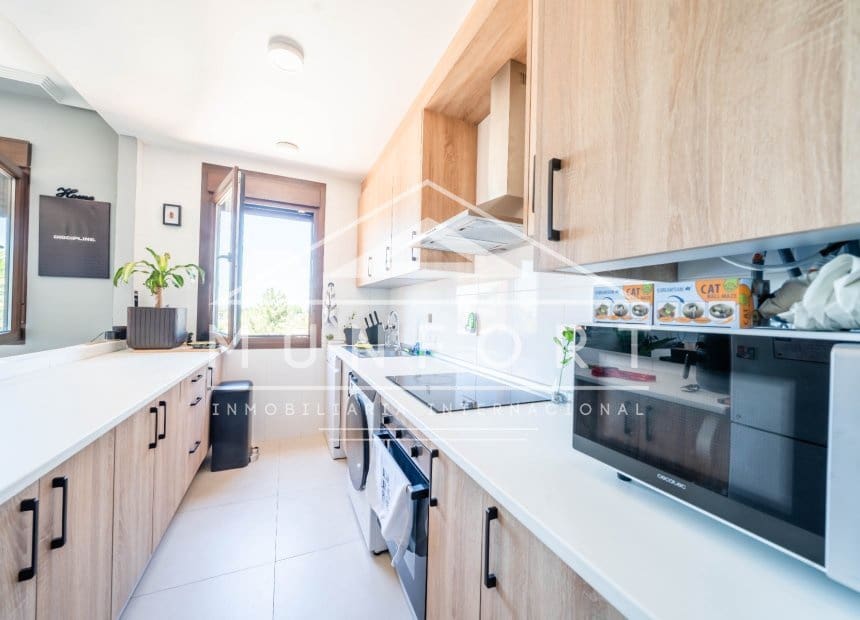 2 soverom Penthouse til salgs i Los Alcazares med svømmebasseng - € 192 900 (Ref: 9893236)