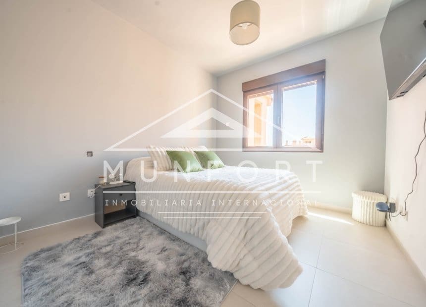 2 soverom Penthouse til salgs i Los Alcazares med svømmebasseng - € 192 900 (Ref: 9893236)