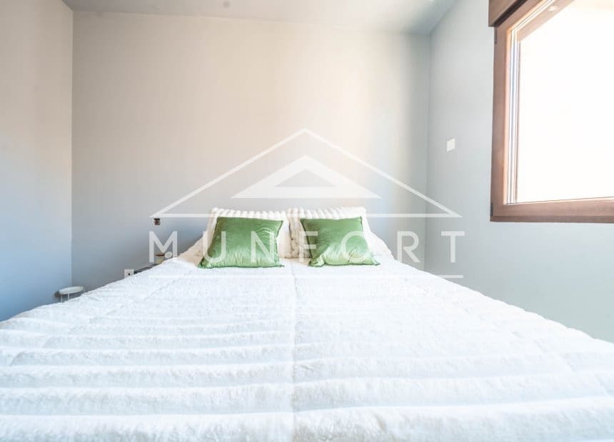 2 soverom Penthouse til salgs i Los Alcazares med svømmebasseng - € 192 900 (Ref: 9893236)