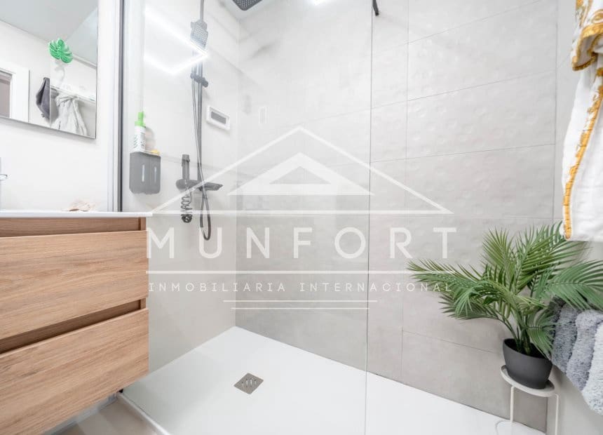 2 soverom Penthouse til salgs i Los Alcazares med svømmebasseng - € 192 900 (Ref: 9893236)