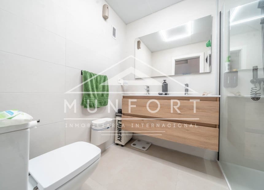 2 soverom Penthouse til salgs i Los Alcazares med svømmebasseng - € 192 900 (Ref: 9893236)