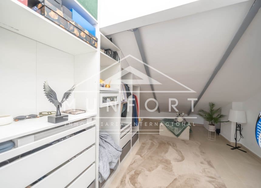 2 soverom Penthouse til salgs i Los Alcazares med svømmebasseng - € 192 900 (Ref: 9893236)