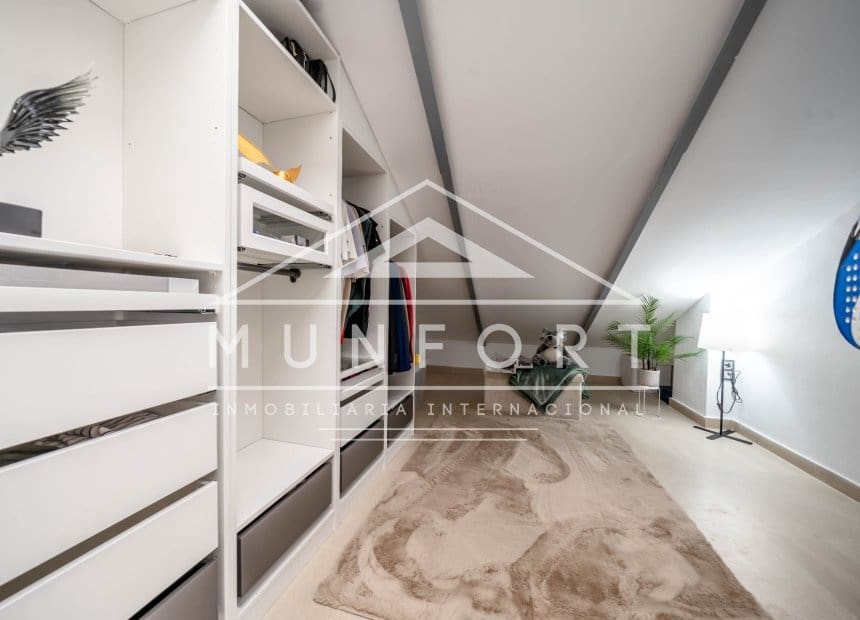 2 soverom Penthouse til salgs i Los Alcazares med svømmebasseng - € 192 900 (Ref: 9893236)