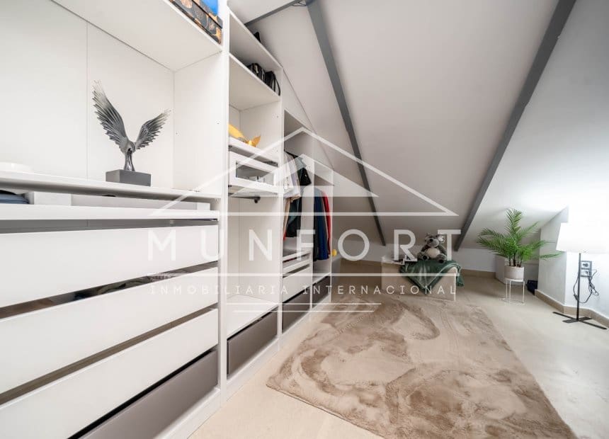 2 soverom Penthouse til salgs i Los Alcazares med svømmebasseng - € 192 900 (Ref: 9893236)