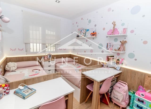 Apartamento de 3 habitaciones en Pilar de la Horadada en venta - 209.900 € (Ref: 9897413)