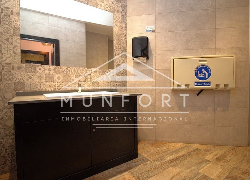Gewerbe zu verkaufen in Los Narejos - 385.000 € (Ref: 9904955)