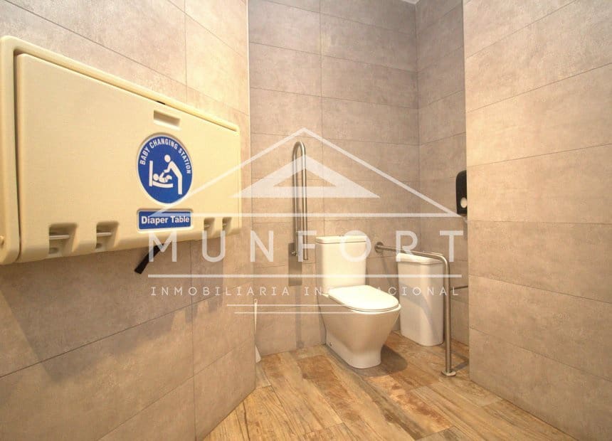 Gewerbe zu verkaufen in Los Narejos - 385.000 € (Ref: 9904955)