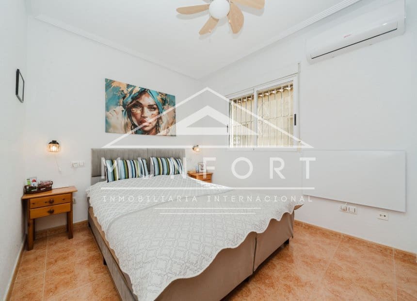 2 soverom Hus til salgs i Torrevieja med svømmebasseng - € 174 900 (Ref: 9920935)