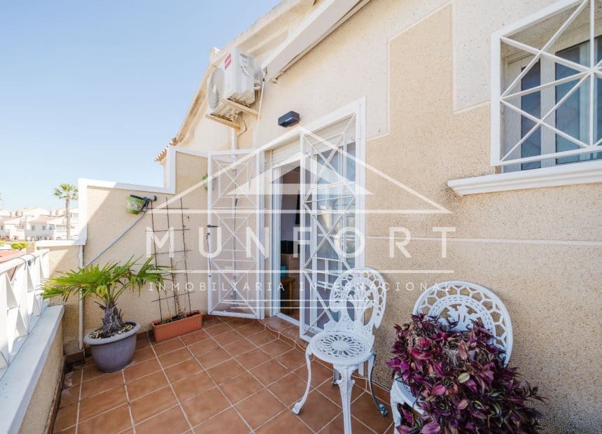2 soverom Hus til salgs i Torrevieja med svømmebasseng - € 174 900 (Ref: 9920935)