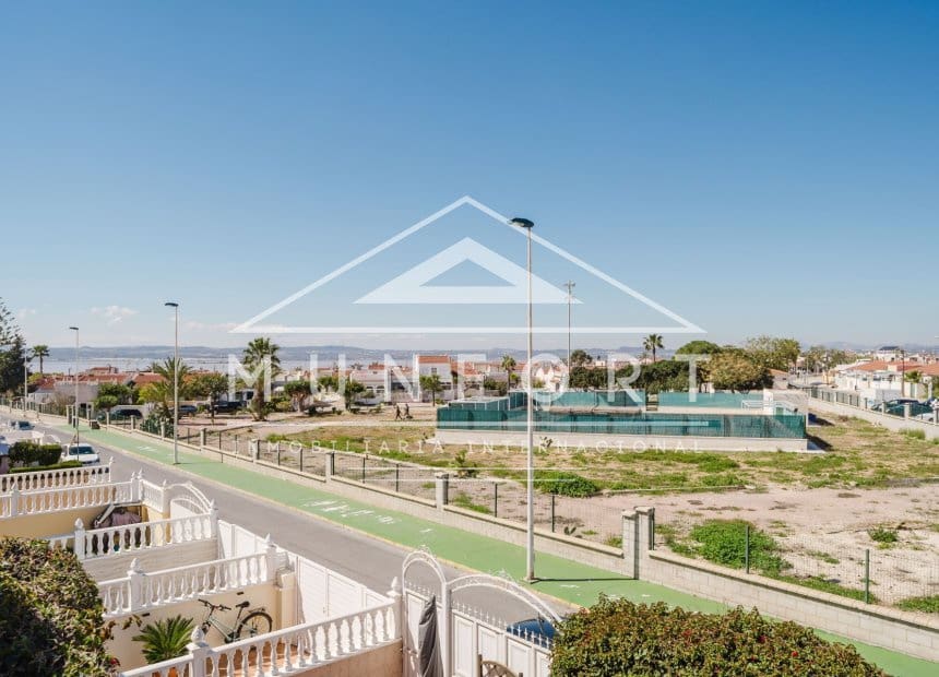 2 soverom Hus til salgs i Torrevieja med svømmebasseng - € 174 900 (Ref: 9920935)