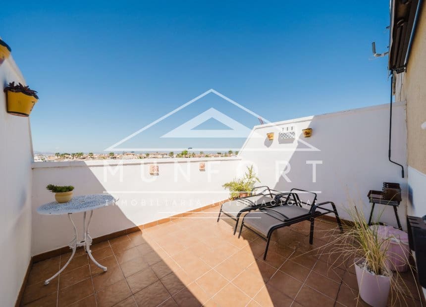 2 soverom Hus til salgs i Torrevieja med svømmebasseng - € 174 900 (Ref: 9920935)