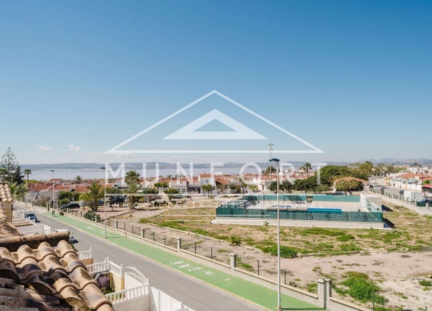 2 soverom Hus til salgs i Torrevieja med svømmebasseng - € 174 900 (Ref: 9920935)