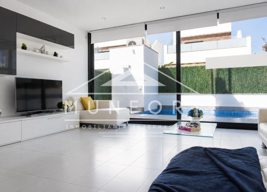 4 soveværelse Villa til leje i Lo Pagan med swimmingpool - € 1.900 (Ref: 9921405)