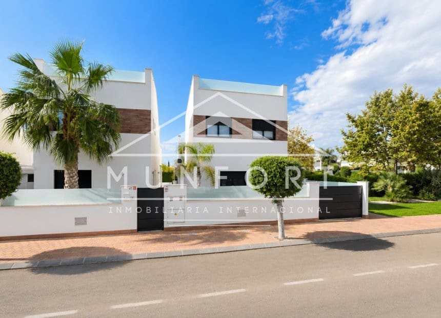 4 soveværelse Villa til leje i Lo Pagan med swimmingpool - € 1.900 (Ref: 9921405)