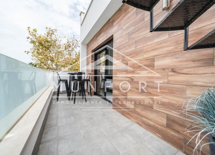 Villa/Maison de 4 chambres à louer à Lo Pagan avec piscine - 1 999 € (Ref: 9921405)