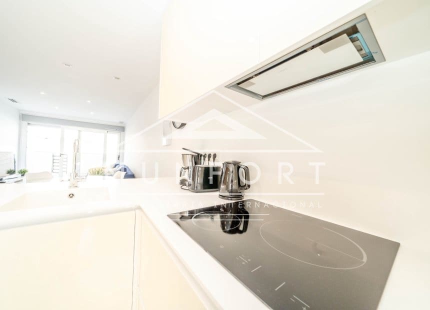 Villa/Maison Mitoyenne de 3 chambres à louer à Santiago de la Ribera avec piscine - 1 800 € (Ref: 9921408)