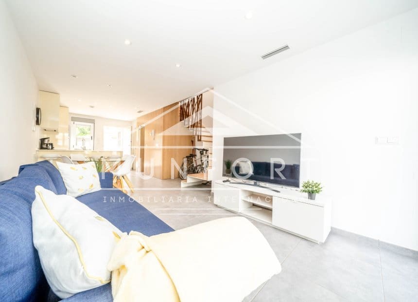 Villa/Maison Mitoyenne de 3 chambres à louer à Santiago de la Ribera avec piscine - 1 800 € (Ref: 9921408)