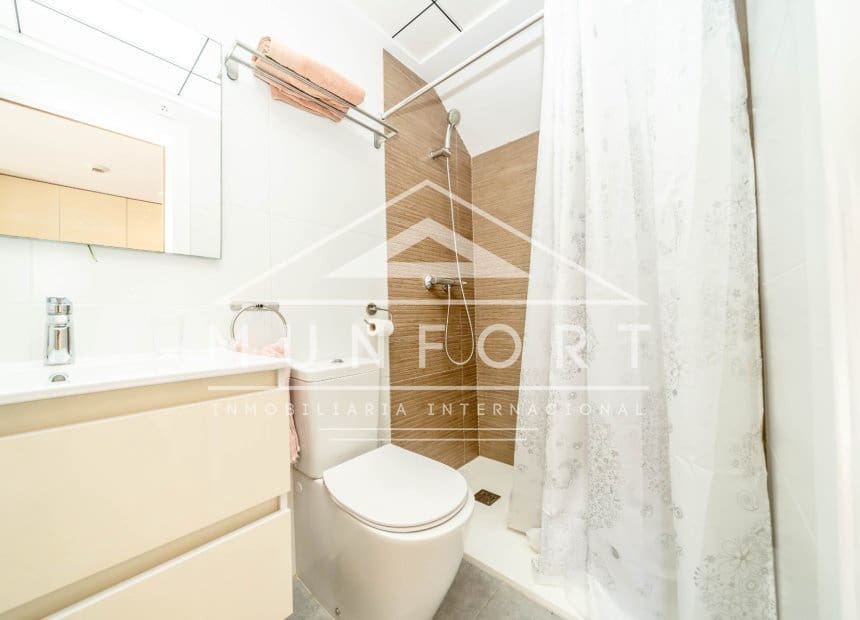 Villa/Maison Mitoyenne de 3 chambres à louer à Santiago de la Ribera avec piscine - 1 800 € (Ref: 9921408)