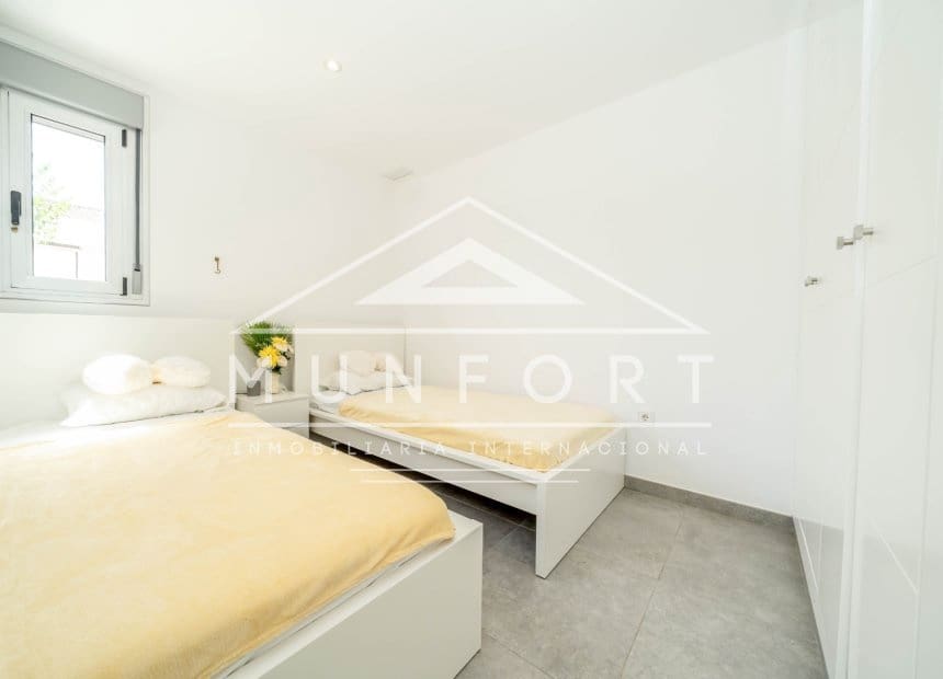 Villa/Maison Mitoyenne de 3 chambres à louer à Santiago de la Ribera avec piscine - 1 800 € (Ref: 9921408)