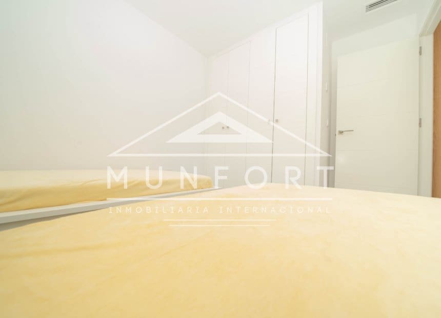 Villa/Maison Mitoyenne de 3 chambres à louer à Santiago de la Ribera avec piscine - 1 800 € (Ref: 9921408)
