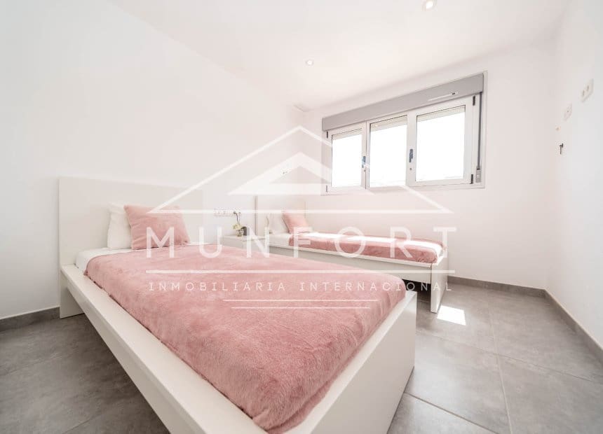 Villa/Maison Mitoyenne de 3 chambres à louer à Santiago de la Ribera avec piscine - 1 800 € (Ref: 9921408)
