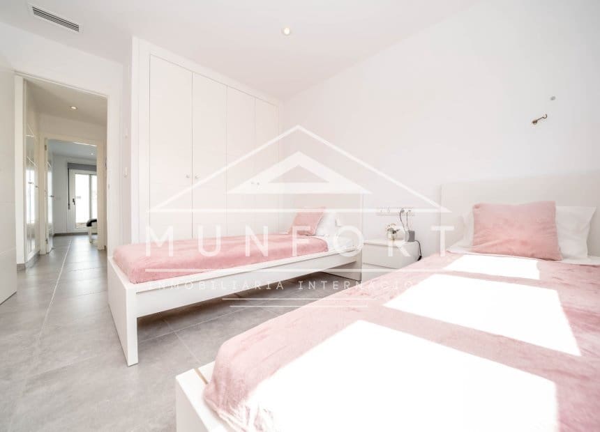 Villa/Maison Mitoyenne de 3 chambres à louer à Santiago de la Ribera avec piscine - 1 800 € (Ref: 9921408)
