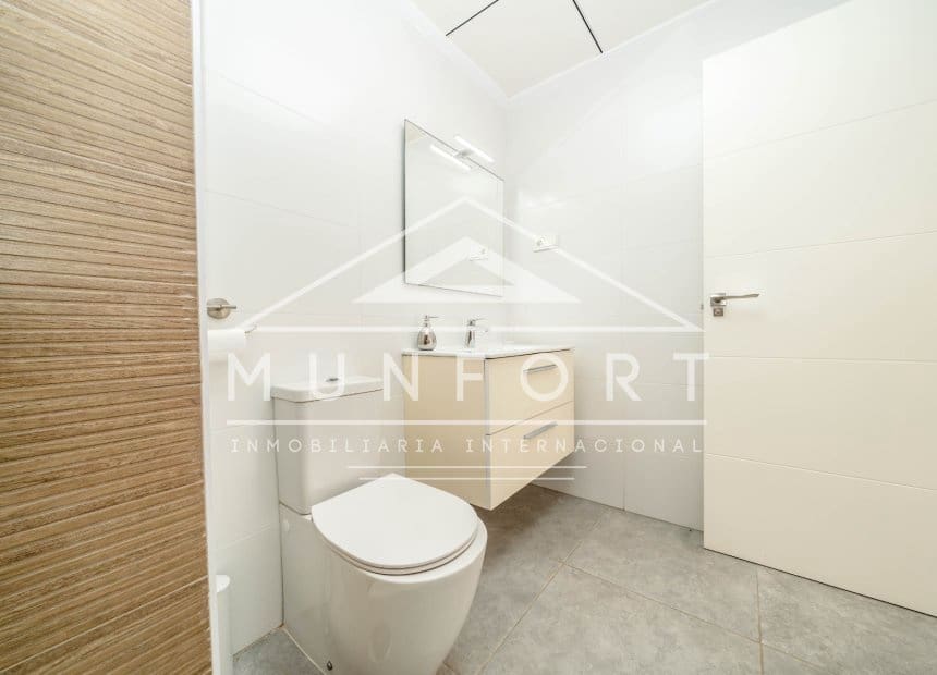 Villa/Maison Mitoyenne de 3 chambres à louer à Santiago de la Ribera avec piscine - 1 800 € (Ref: 9921408)