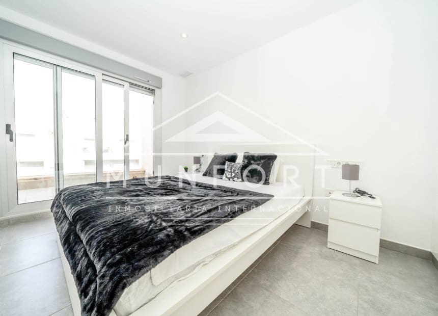 Villa/Maison Mitoyenne de 3 chambres à louer à Santiago de la Ribera avec piscine - 1 800 € (Ref: 9921408)