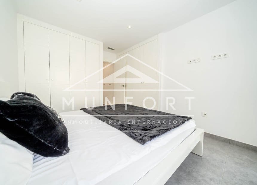Villa/Maison Mitoyenne de 3 chambres à louer à Santiago de la Ribera avec piscine - 1 800 € (Ref: 9921408)
