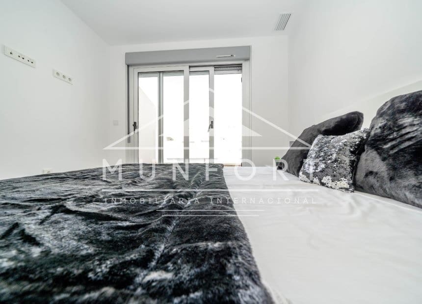 Villa/Maison Mitoyenne de 3 chambres à louer à Santiago de la Ribera avec piscine - 1 800 € (Ref: 9921408)