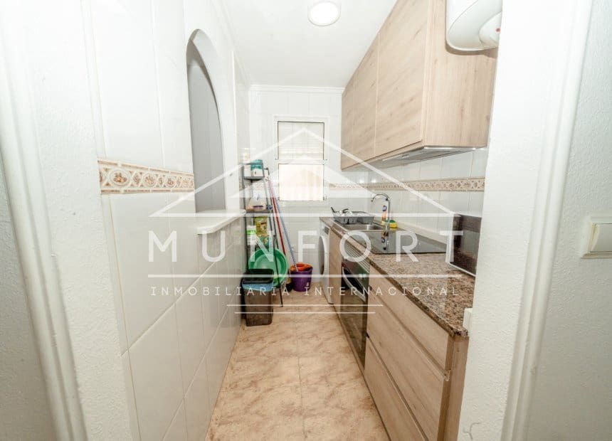 1 soveværelse Lejlighed til leje i Torrevieja med swimmingpool - € 750 (Ref: 9921491)
