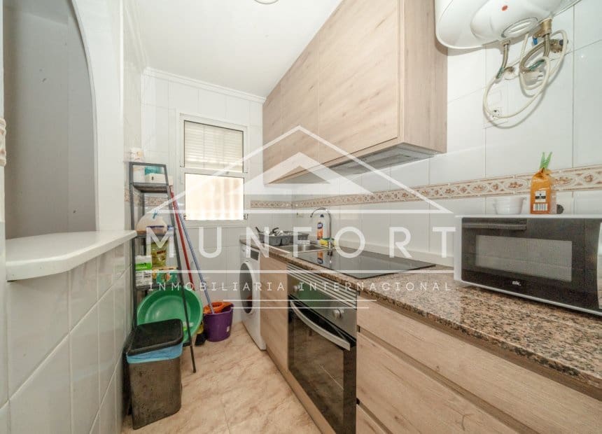 1 soveværelse Lejlighed til leje i Torrevieja med swimmingpool - € 750 (Ref: 9921491)