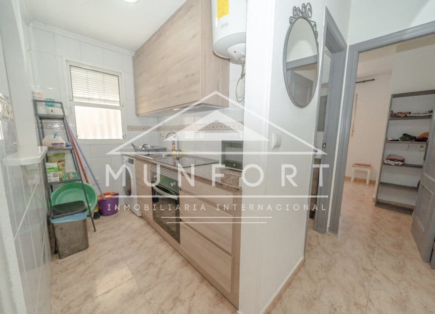 1 soveværelse Lejlighed til leje i Torrevieja med swimmingpool - € 750 (Ref: 9921491)