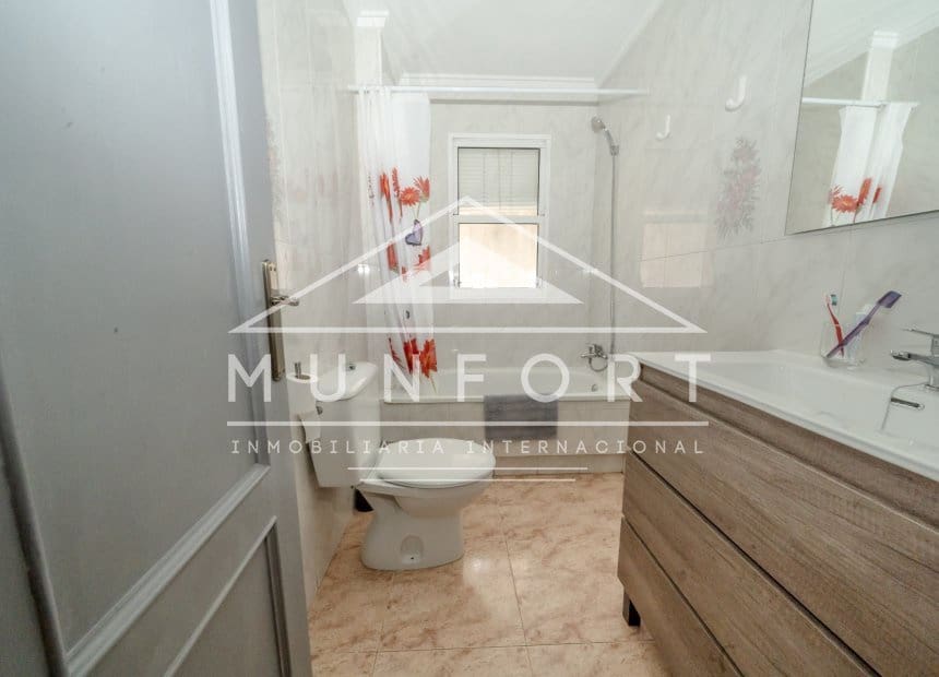 1 soveværelse Lejlighed til leje i Torrevieja med swimmingpool - € 750 (Ref: 9921491)