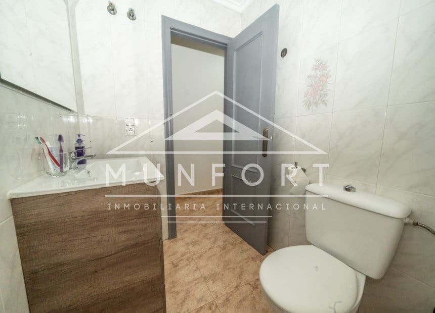1 soveværelse Lejlighed til leje i Torrevieja med swimmingpool - € 750 (Ref: 9921491)