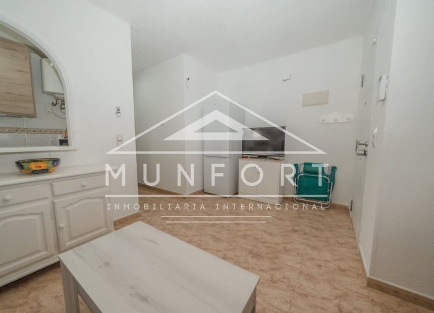 1 soveværelse Lejlighed til leje i Torrevieja med swimmingpool - € 750 (Ref: 9921491)