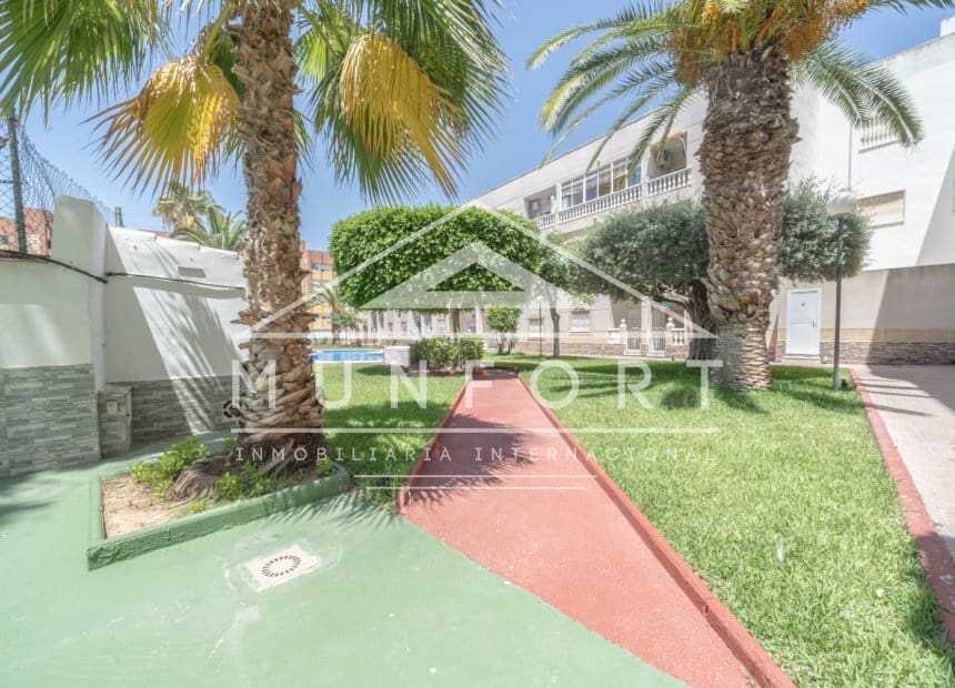 1 soveværelse Lejlighed til leje i Torrevieja med swimmingpool - € 750 (Ref: 9921491)