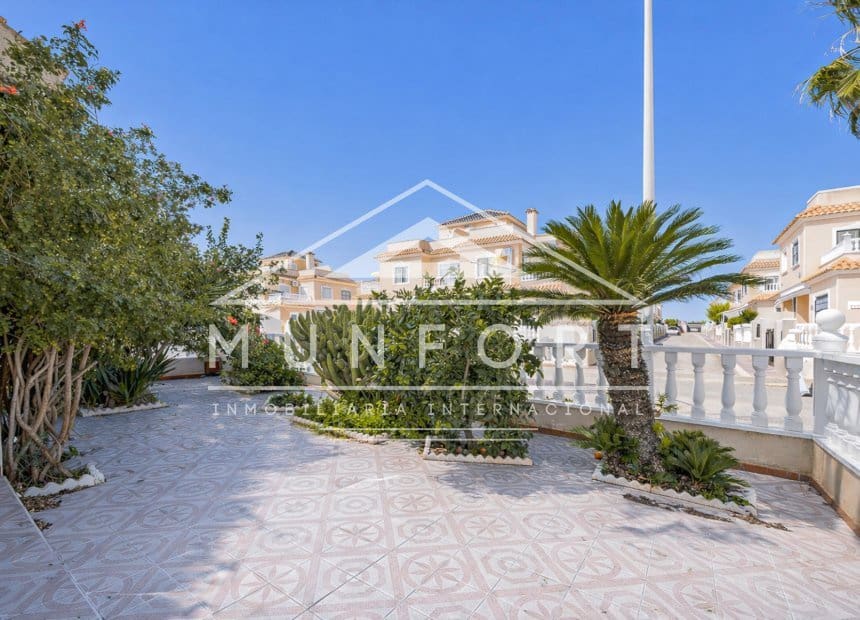 2 soveværelse Villa til salg i La Regia med swimmingpool - € 219.900 (Ref: 9928491)